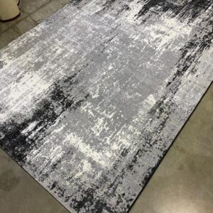 Modern Abstract Rug in Black and White